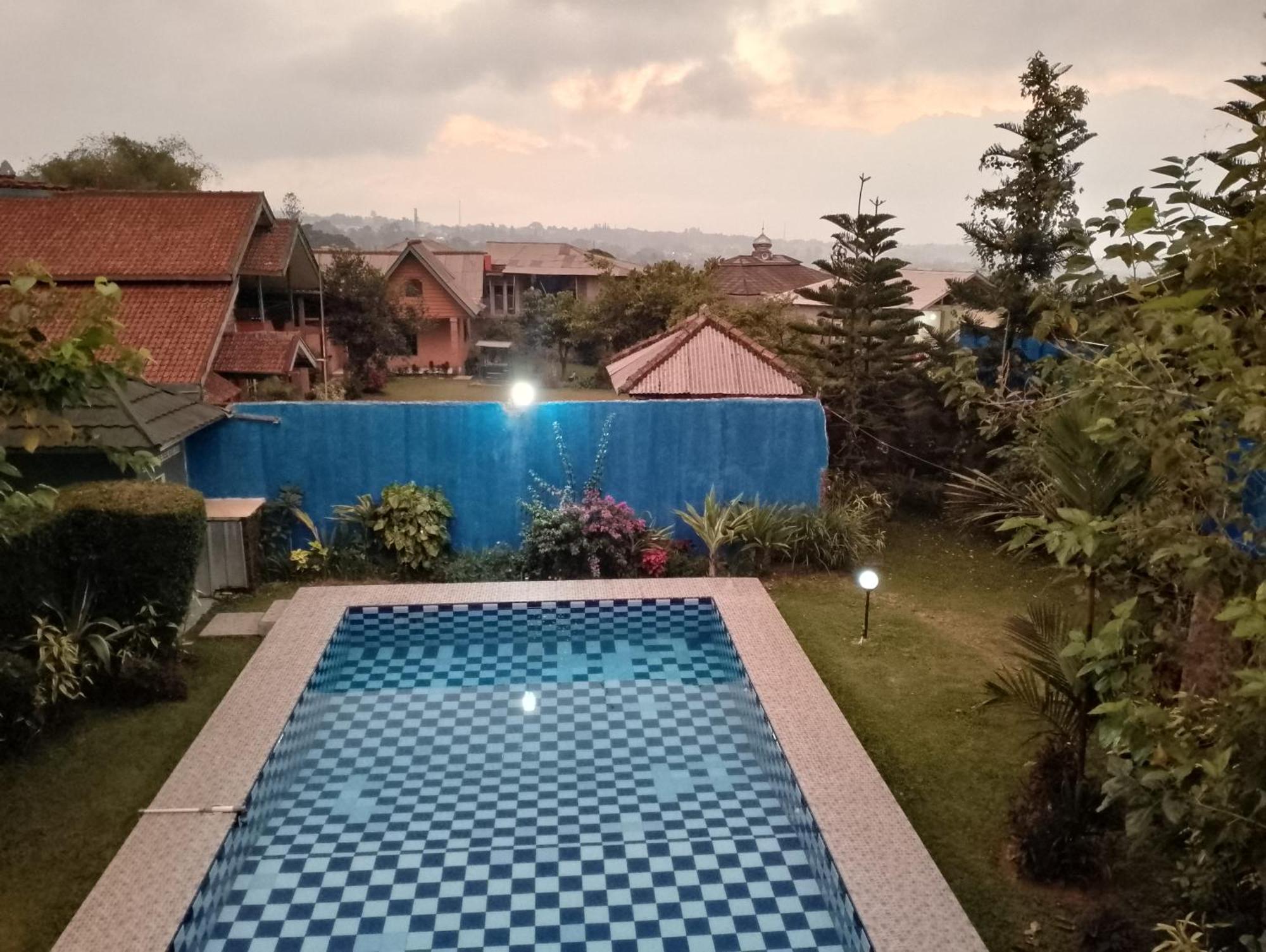 Villa Mutiara Citra Puncak Bu Eva Sampal Exterior foto